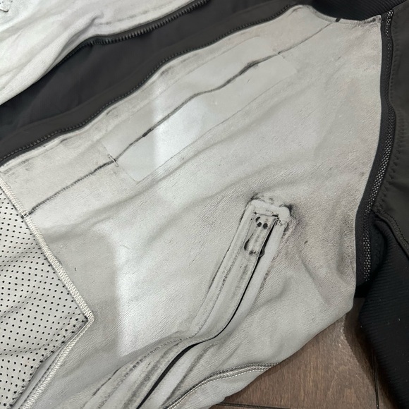 Lululemon Bright Bomber Jacket - Reflective - Silver / Black - Size 4 - Picture 13 of 16